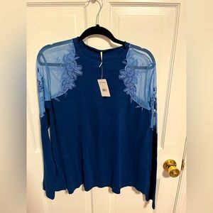 FREE PEOPLE Blue long sleeve shirt with floral, see-through shoulder design